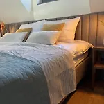 Villa Mazurskie - Niebieska - Siedlisko Na Mazurach Z Bezposrednim Dostepem Do Jeziora Dejguny Oraz Prywatnym Basenem