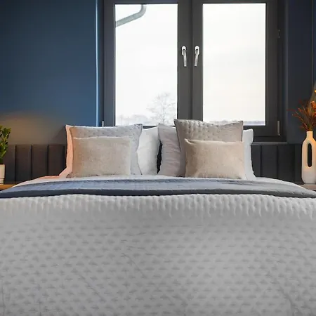 Mazurskie - Niebieska: Lakeside Retreat With Private Pool Villa