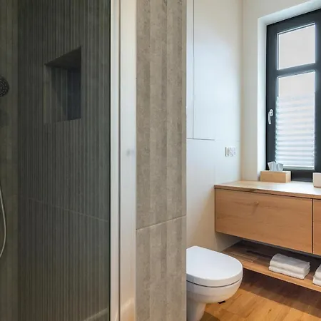 Mazurskie - Niebieska: Lakeside Retreat With Private Pool