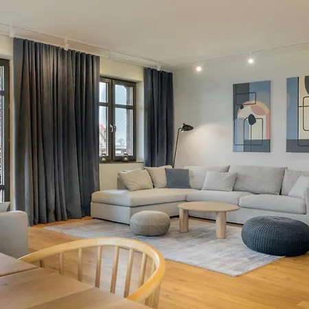 Villa Mazurskie - Niebieska: Lakeside Retreat With Private Pool *