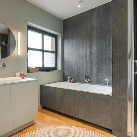 Villa Mazurskie - Niebieska: Lakeside Retreat With Private Pool *