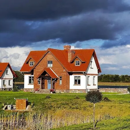 Mazurskie - Niebieska: Lakeside Retreat With Private Pool Villa