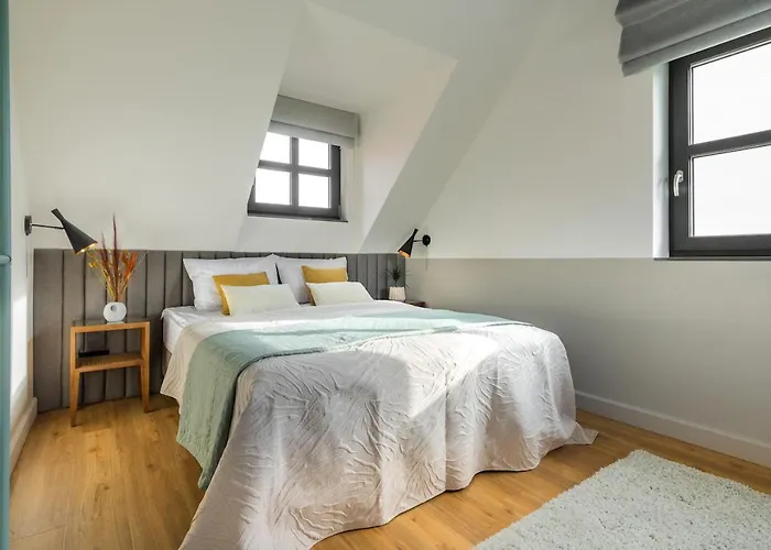 Mazurskie - Niebieska - Siedlisko Na Mazurach Z Bezposrednim Dostepem Do Jeziora Dejguny Oraz Prywatnym Basenem *