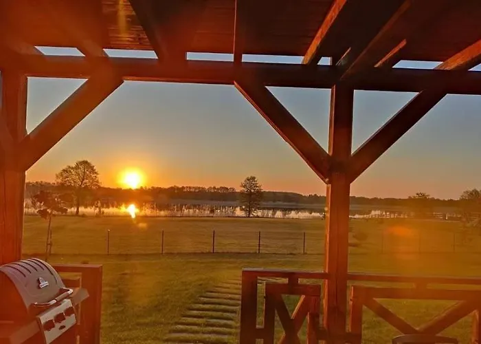 Mazurskie - Niebieska - Siedlisko Na Mazurach Z Bezposrednim Dostepem Do Jeziora Dejguny Oraz Prywatnym Basenem * Sterławki Wielkie