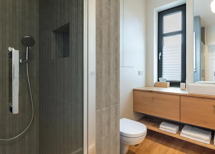 Mazurskie - Niebieska - Siedlisko Na Mazurach Z Bezposrednim Dostepem Do Jeziora Dejguny Oraz Prywatnym Basenem