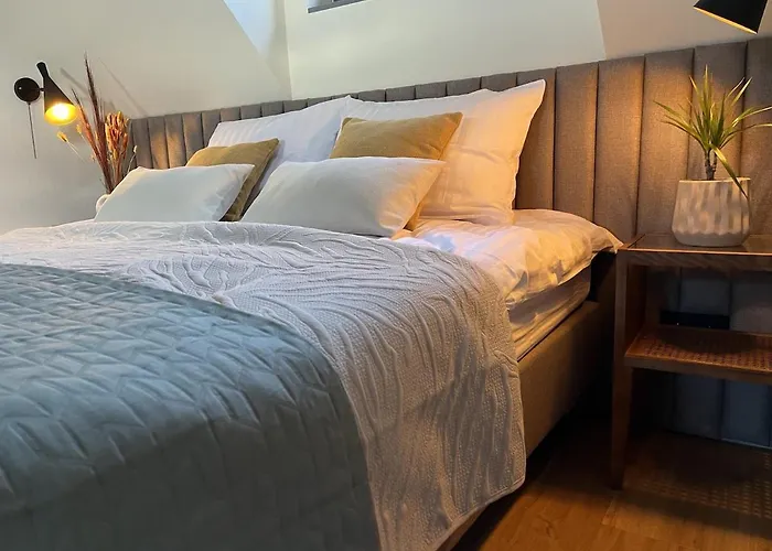 Willa Mazurskie - Niebieska - Siedlisko Na Mazurach Z Bezpośrednim Dostępem Do Jeziora Dejguny Oraz Prywatnym Basenem