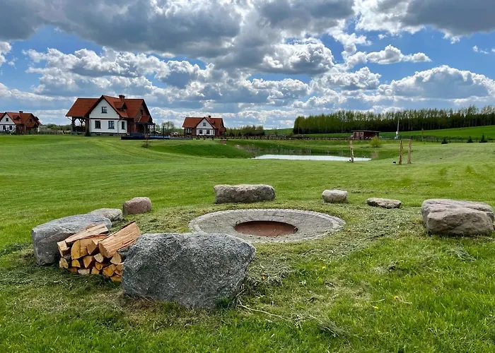 Mazurskie - Niebieska - Siedlisko Na Mazurach Z Bezposrednim Dostepem Do Jeziora Dejguny Oraz Prywatnym Basenem Sterławki Wielkie